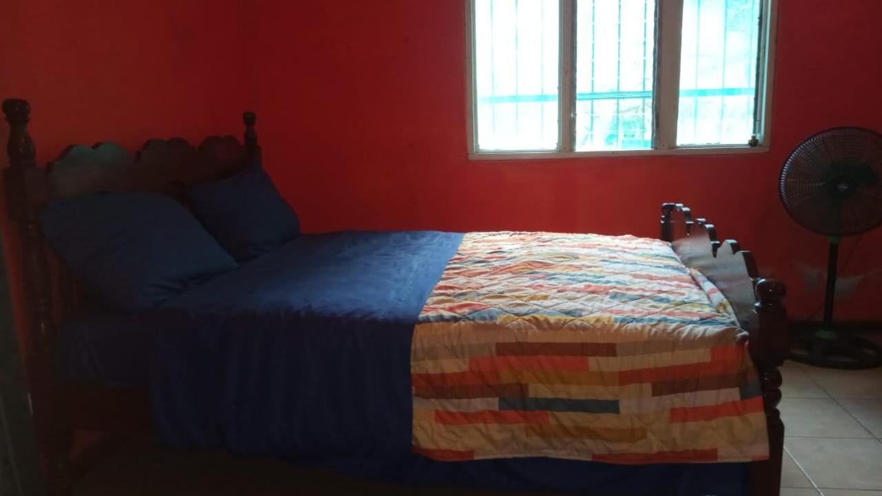 Balbos Hostel ลิเบเรีย ภายนอก รูปภาพ